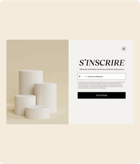 Formulaire d'inscription avec des colonnes cylindriques blanches à gauche et un champ pour numéro de téléphone à droite.