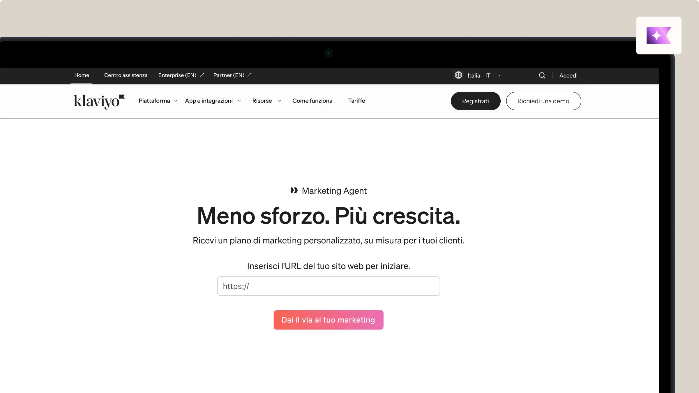 Schermata del sito Klaviyo con il testo "Meno sforzo. Più crescita." e un campo per inserire l'URL del sito web.